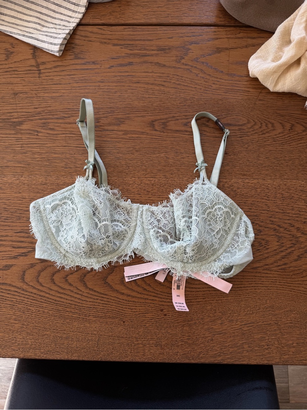Victorias Secret lace bra NWT